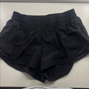Lululemon Hotty Hot Low Rise Shorts Size 4 2.5 Inseam